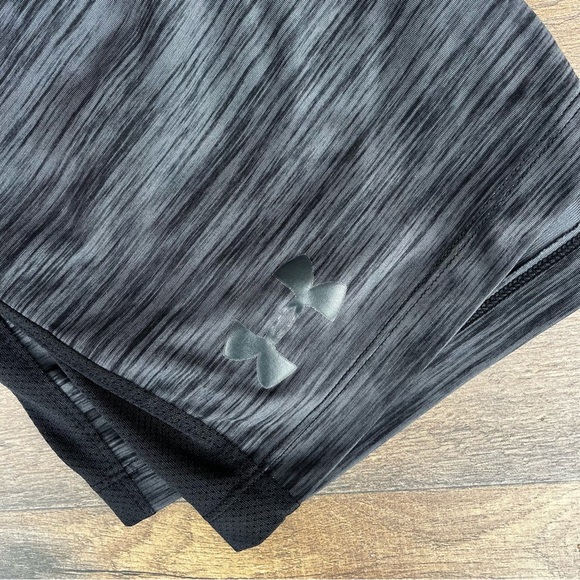 Under Armour Men's Black Athletic Shorts - Picture 5 of 8